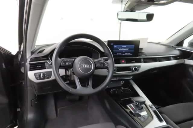 Audi A4 (2023) thumbnail 5