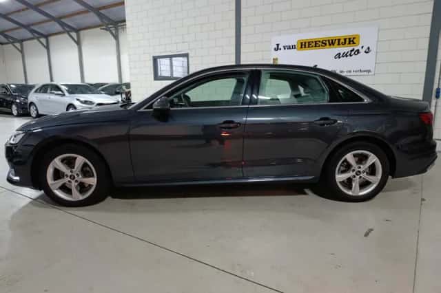 Audi A4 (2023) thumbnail 6