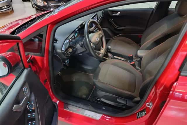 Ford Fiesta (2021) thumbnail 4