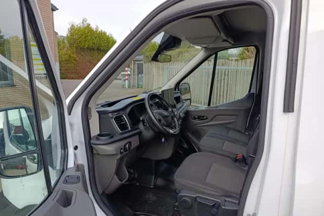 Ford Transit (2023) thumbnail 3