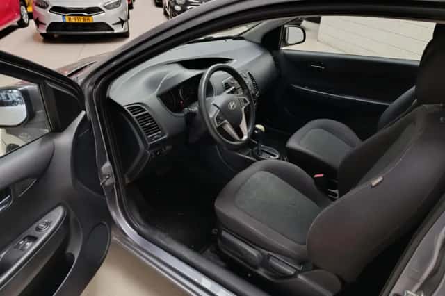 Hyundai i20 (2009) thumbnail 2