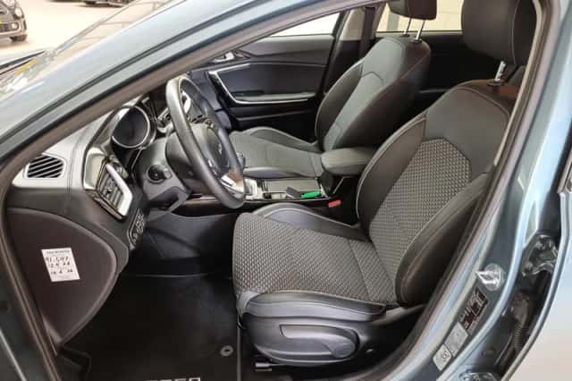 Kia Ceed (2022) thumbnail 3