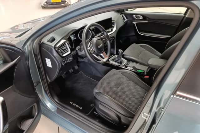 Kia Ceed (2022) thumbnail 4