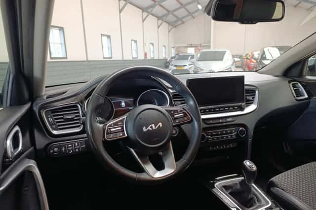 Kia Ceed (2022) thumbnail 6