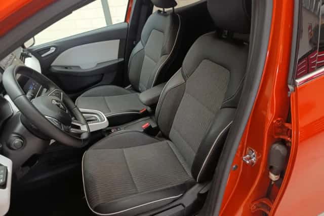 Renault Clio (2022) thumbnail 4