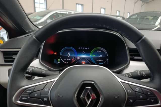 Renault Clio (2022) thumbnail 6