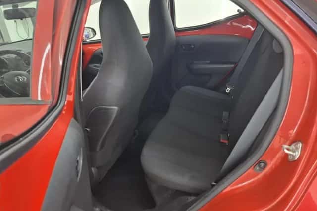 Toyota Aygo (2021) thumbnail 5