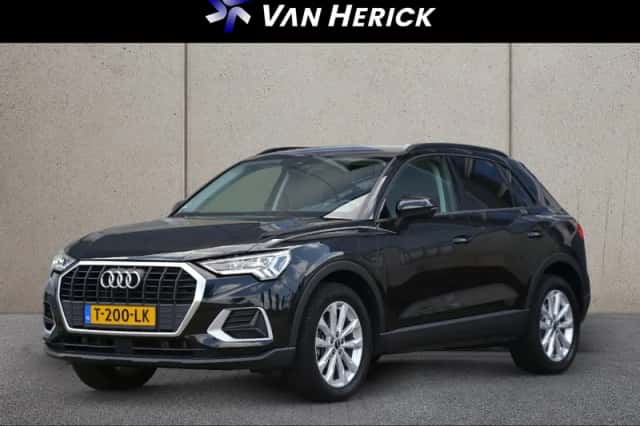 Audi Q3 (2021) thumbnail 1