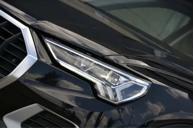 Audi Q3 (2021) thumbnail 5