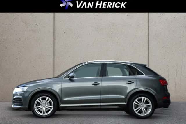 Audi Q3 (2016) thumbnail 2