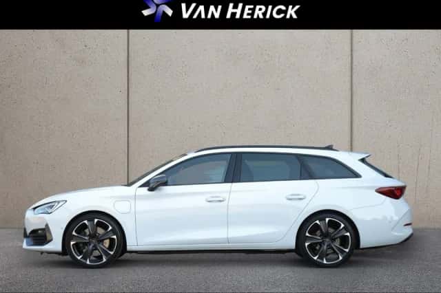CUPRA Leon Sportstourer (2022) thumbnail 2