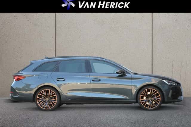CUPRA Leon Sportstourer (2023) thumbnail 3