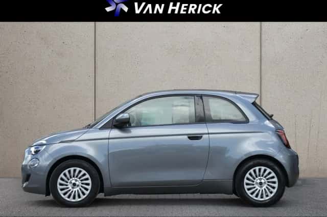 Fiat 500 (2022) thumbnail 2