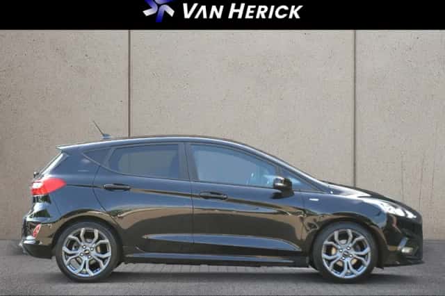 Ford Fiesta (2018) thumbnail 3