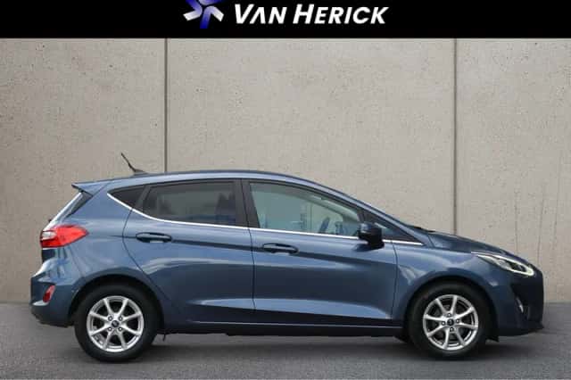 Ford Fiesta (2020) thumbnail 3
