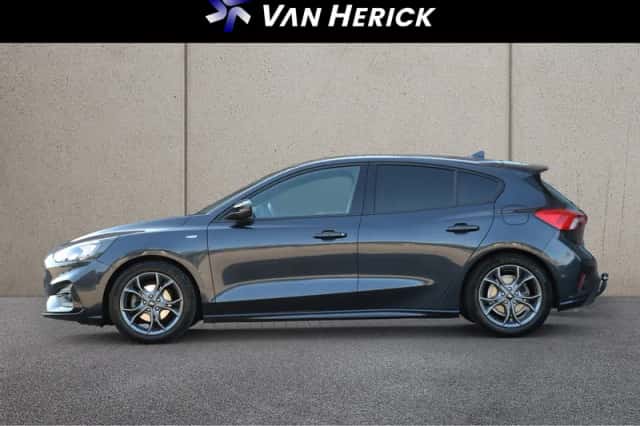 Ford Focus (2020) thumbnail 2