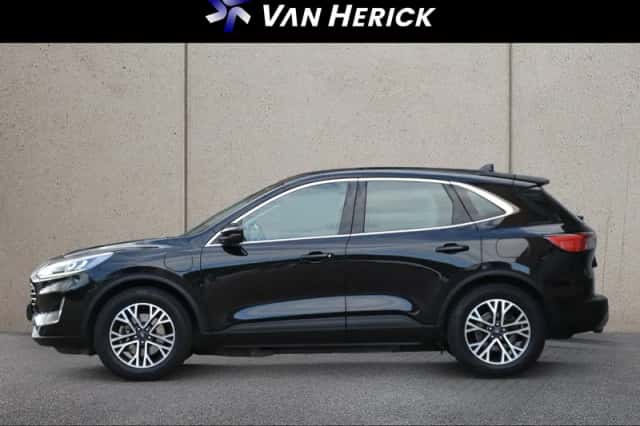 Ford Kuga (2021) thumbnail 2