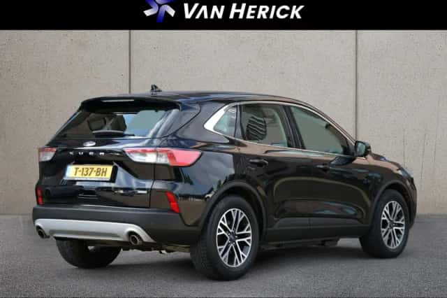 Ford Kuga (2021) thumbnail 4