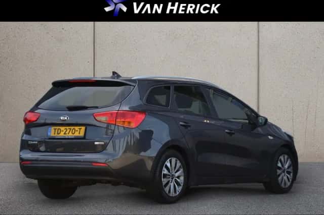 Kia Cee'd (2018) thumbnail 4