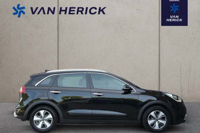 Kia Niro (2018) thumbnail 3