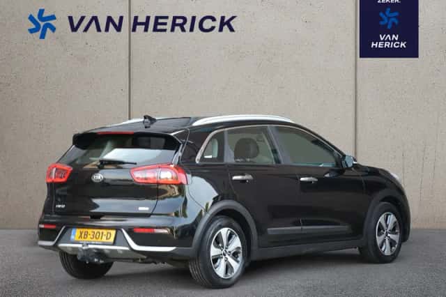 Kia Niro (2018) thumbnail 4