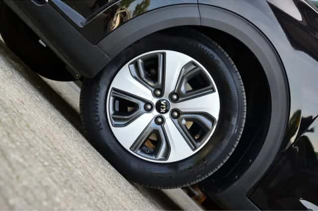 Kia Niro (2018) thumbnail 6
