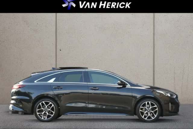 Kia Proceed (2021) thumbnail 3