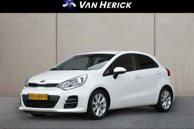 Kia Rio (2015) thumbnail 1