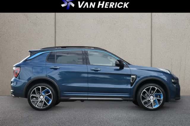 Lynk & Co 01 (2023) thumbnail 3