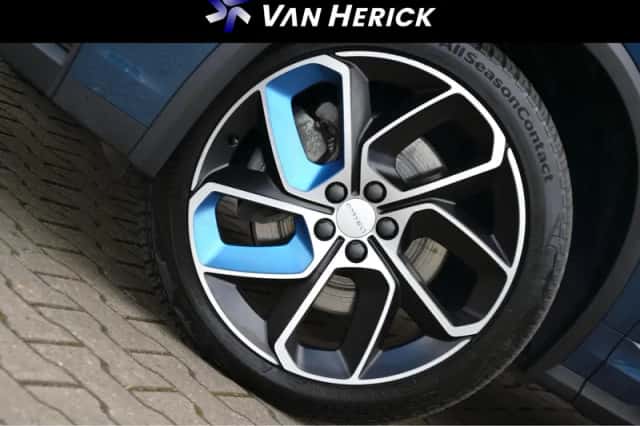 Lynk & Co 01 (2023) thumbnail 5