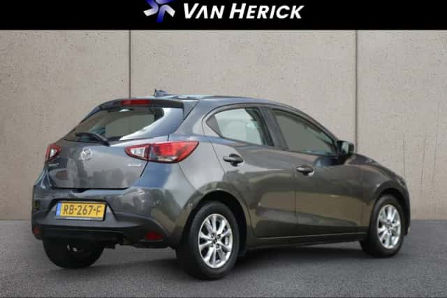 Mazda 2 (2017) thumbnail 4