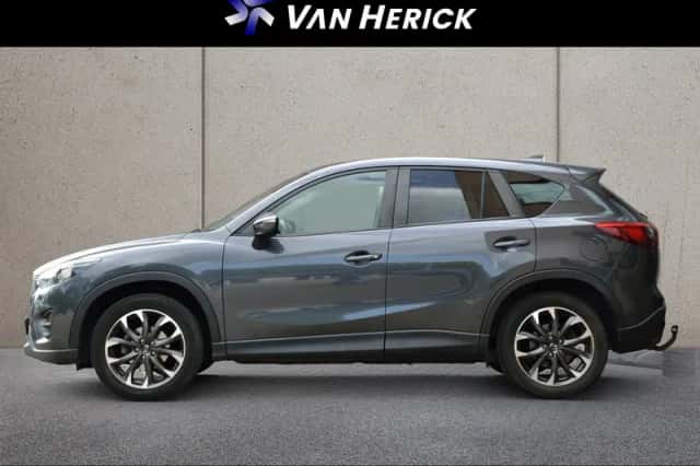 Mazda CX-5 (2017) thumbnail 2