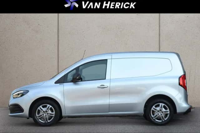 Mercedes-Benz Citan (2022) thumbnail 2