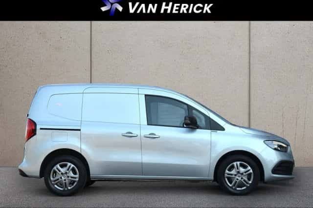 Mercedes-Benz Citan (2022) thumbnail 3