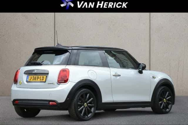MINI Electric (2020) thumbnail 4