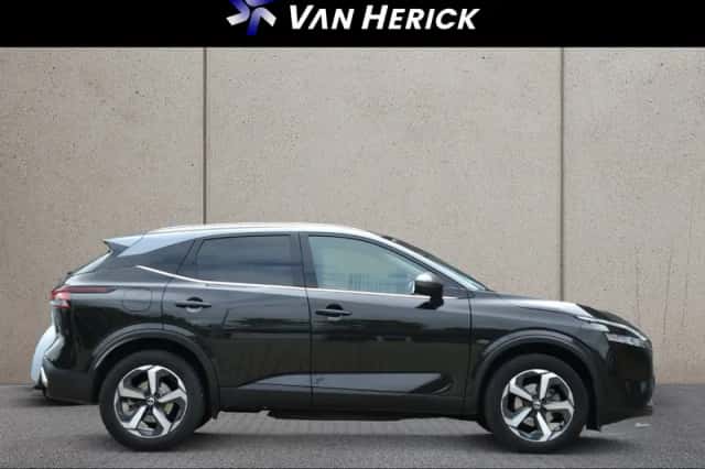 Nissan Qashqai (2022) thumbnail 3