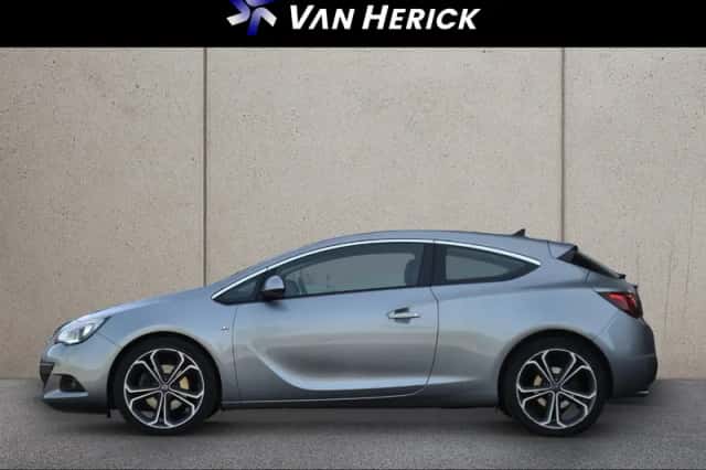 Opel Astra (2012) thumbnail 2