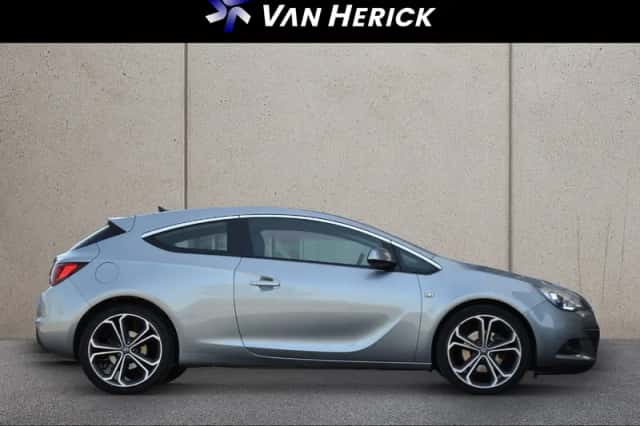 Opel Astra (2012) thumbnail 3