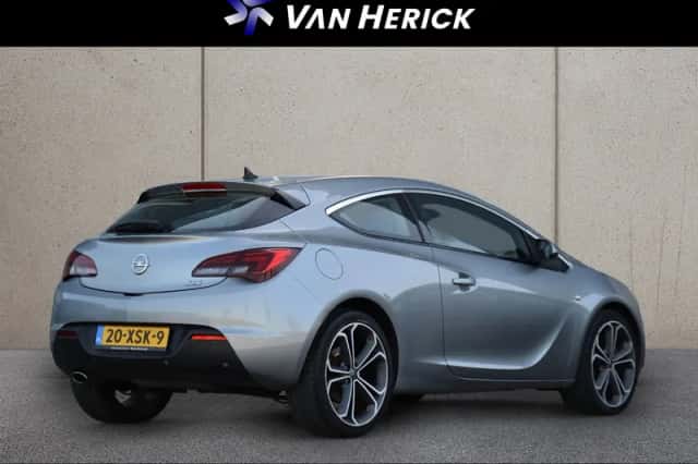 Opel Astra (2012) thumbnail 4