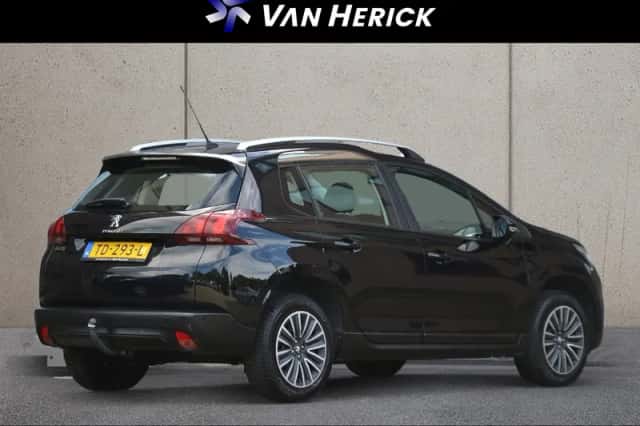 Peugeot 2008 (2018) thumbnail 4