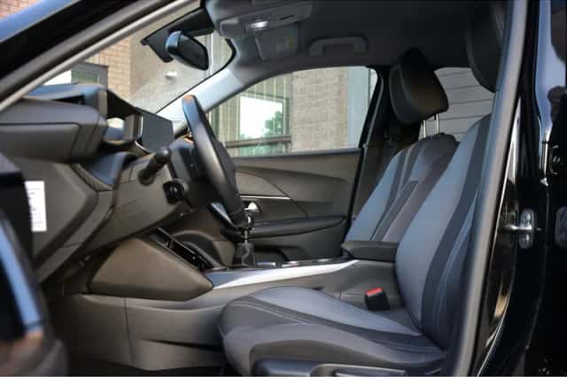 Peugeot 2008 (2020) thumbnail 6