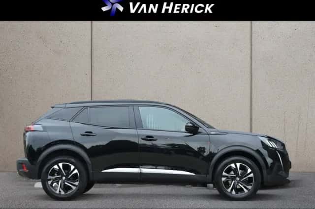 Peugeot 2008 (2023) thumbnail 3