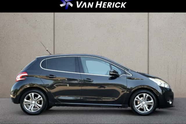 Peugeot 208 (2012) thumbnail 3
