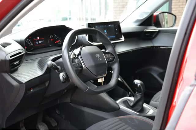 Peugeot 208 (2021) thumbnail 6