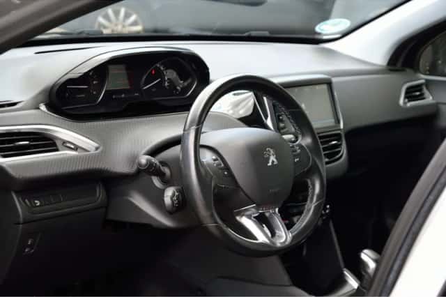 Peugeot 208 (2018) thumbnail 5