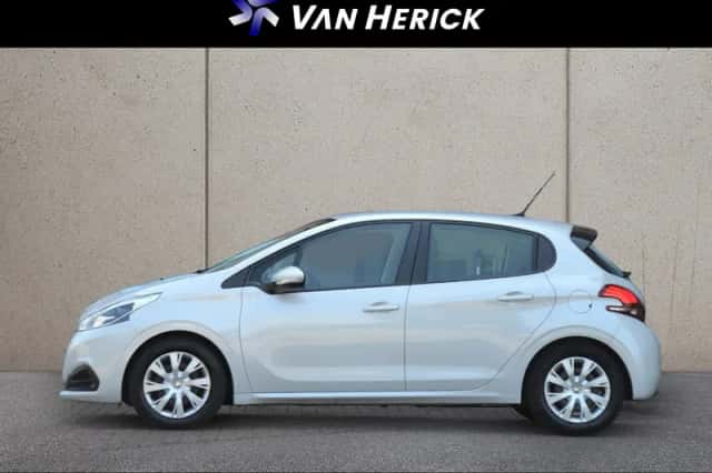 Peugeot 208 (2017) thumbnail 2