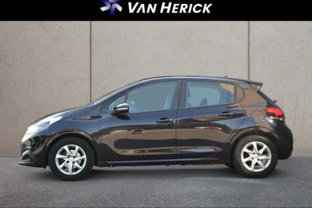 Peugeot 208 (2017) thumbnail 2