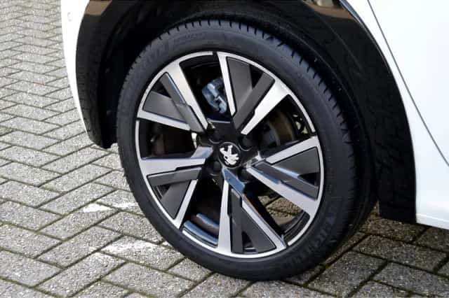 Peugeot 208 (2021) thumbnail 5