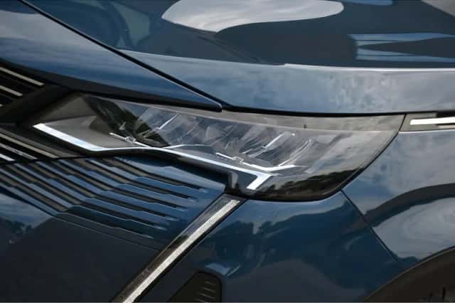 Peugeot 3008 (2021) thumbnail 6