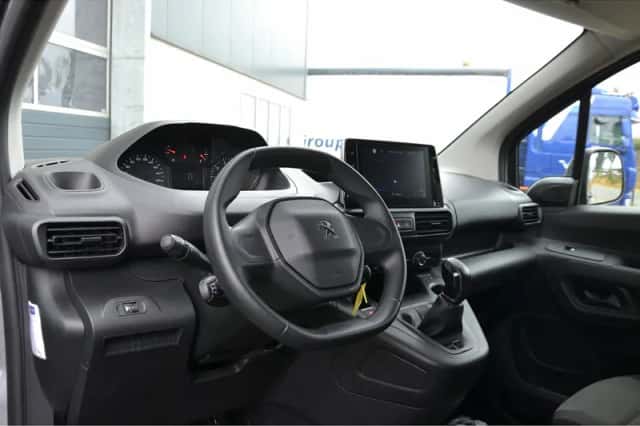 Peugeot Partner (2021) thumbnail 6